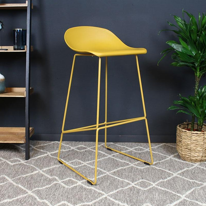 Scandinavische barkruk Simplistic geel