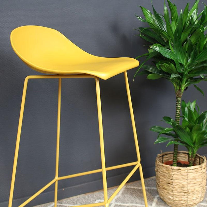 Scandinavische barkruk Simplistic geel
