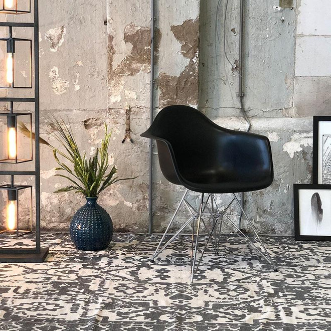 Eames DAR chair zwart