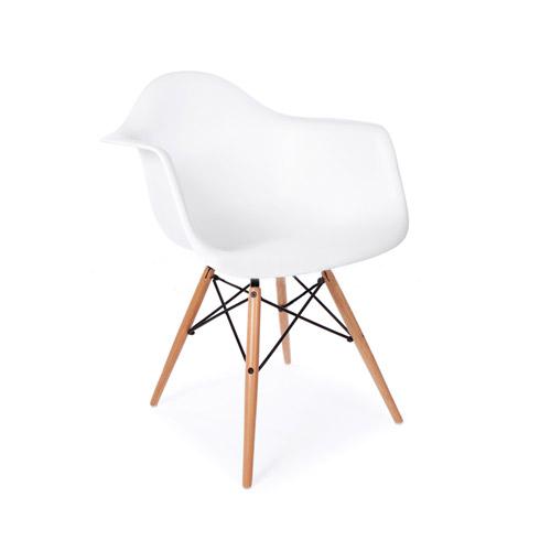 Eames DAW chair wit
