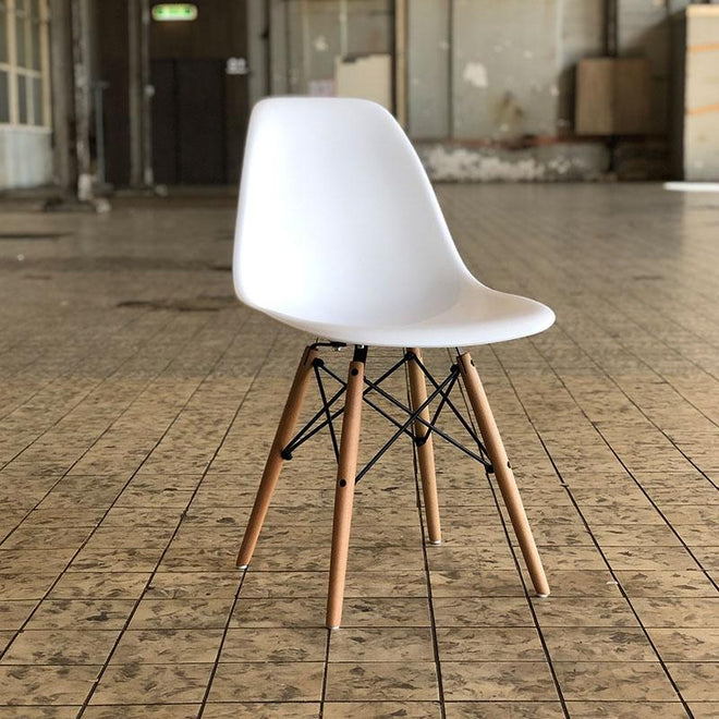Eames DSW chair wit