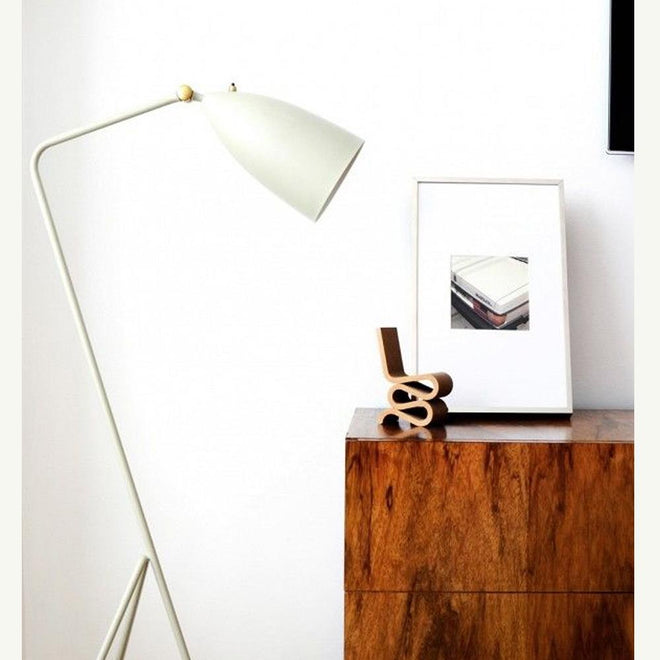 Grasshopper vloerlamp wit - Gubi Grosmann