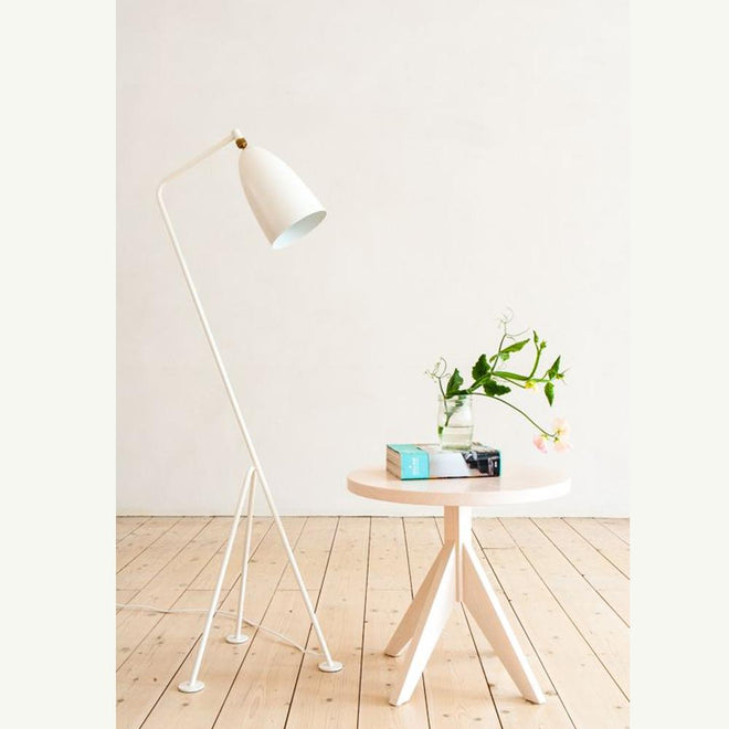Grasshopper vloerlamp wit - Gubi Grosmann