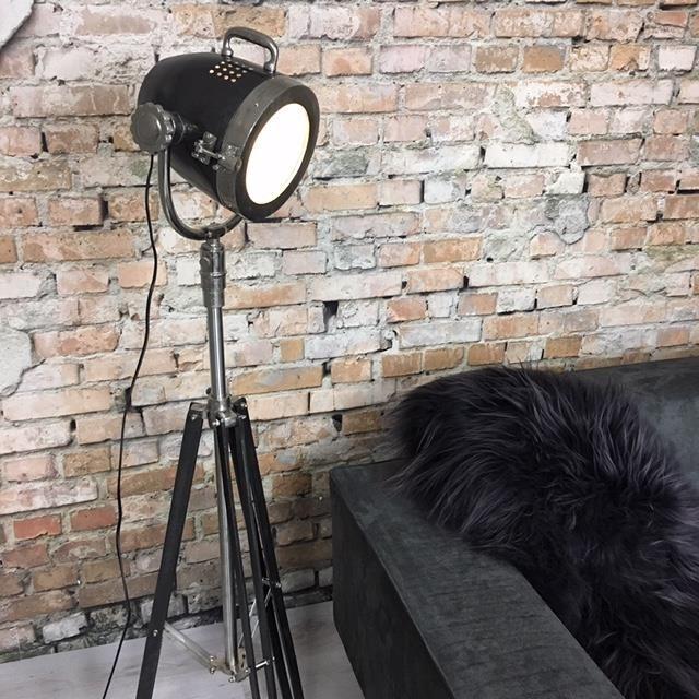 Industriële vloerlamp Bekka Raw nickel