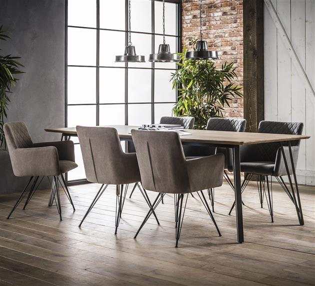 De industriële eetkamertafel Leroy 240 cm MDF